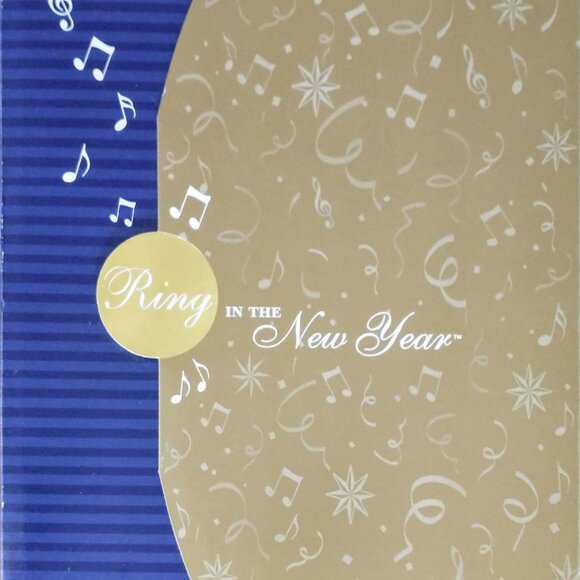 2001 Ring in the New Year Barbie - Picture 6 of 8